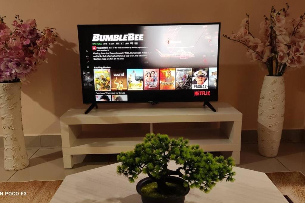 Ha1104- Cyberjaya-wi-fi-netflix- Parking-pool, 3074 Apartment