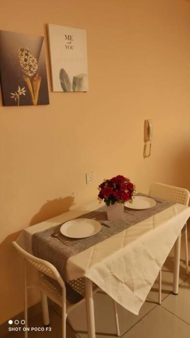 Ha1104- Cyberjaya-wi-fi-netflix- Parking-pool, 3074 Apartment *